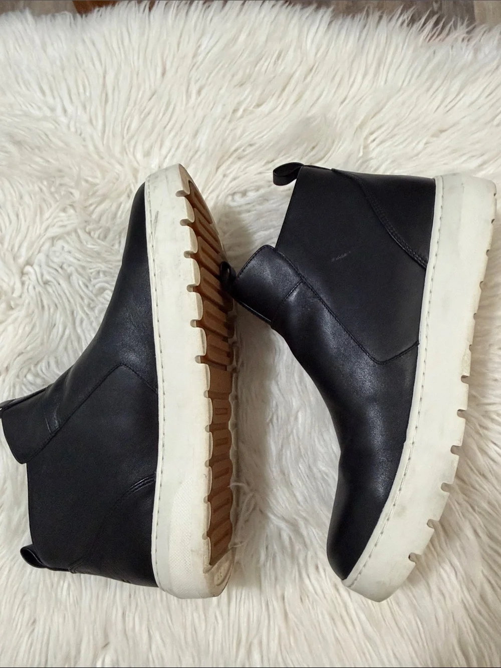 Vionic Black Leather Ankle Booties with White Platform Sole Size 9.5